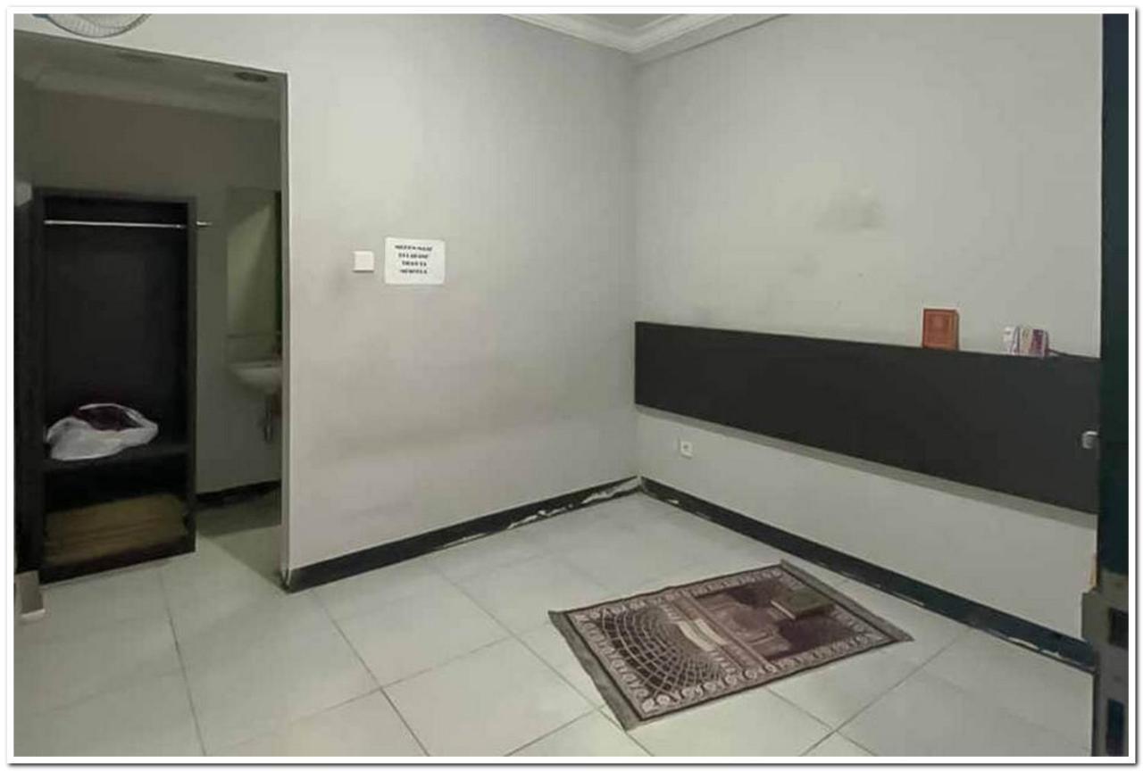 Losmen Family Syariah Bypass Juanda Mitra Reddoorz Brebek エクステリア 写真