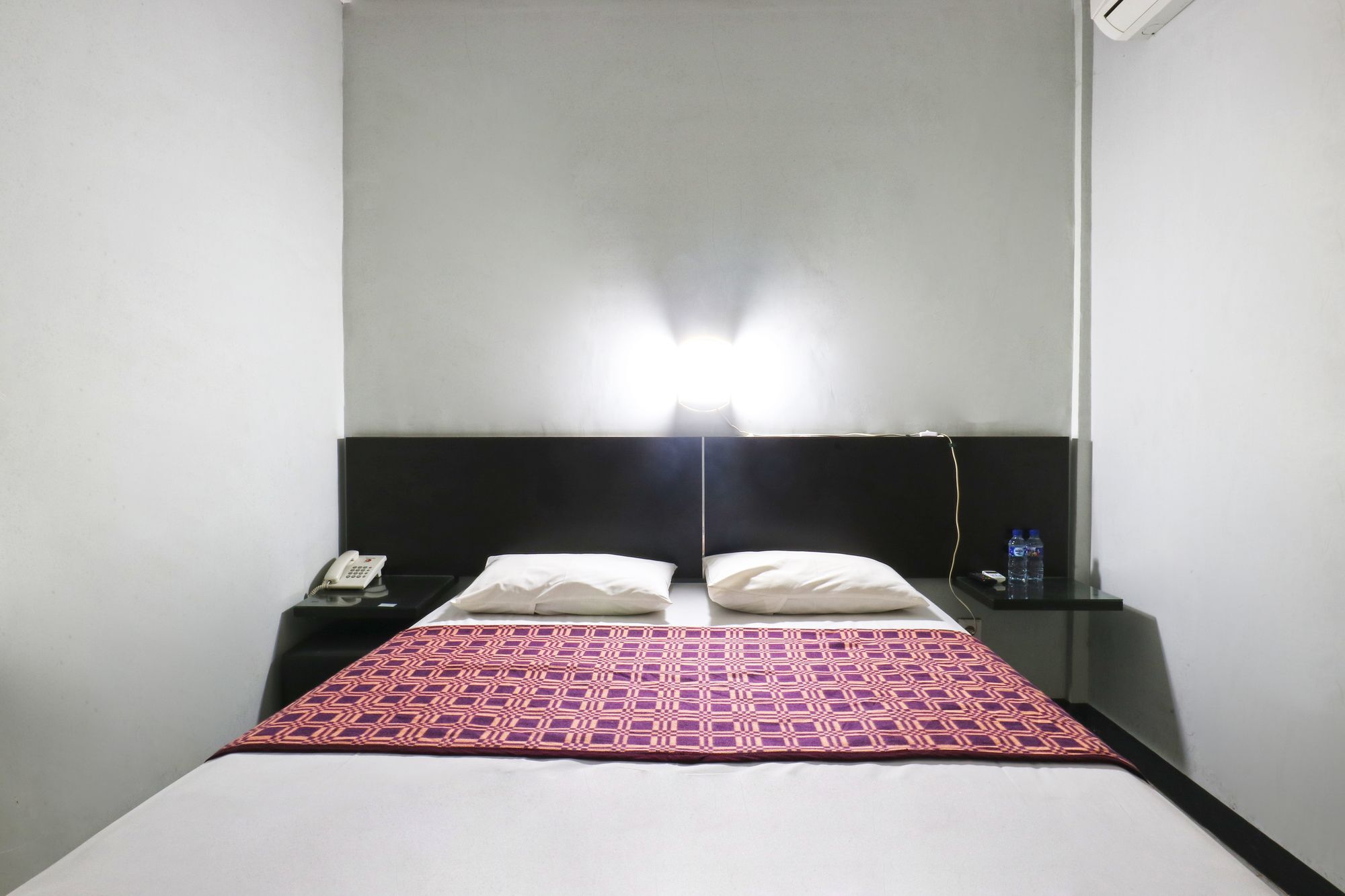 Losmen Family Syariah Bypass Juanda Mitra Reddoorz Brebek エクステリア 写真